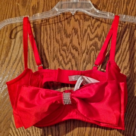Like-New Victoria's Secret Dream Angels Bra in Red with Big Rhinestone Bow 34 DD - Picture 2 of 5